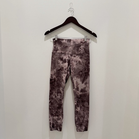 Lululemon Align High Rise Crop Leggings in Diamond Dye Mink Bery 23”
Size 6 - Picture 5 of 11